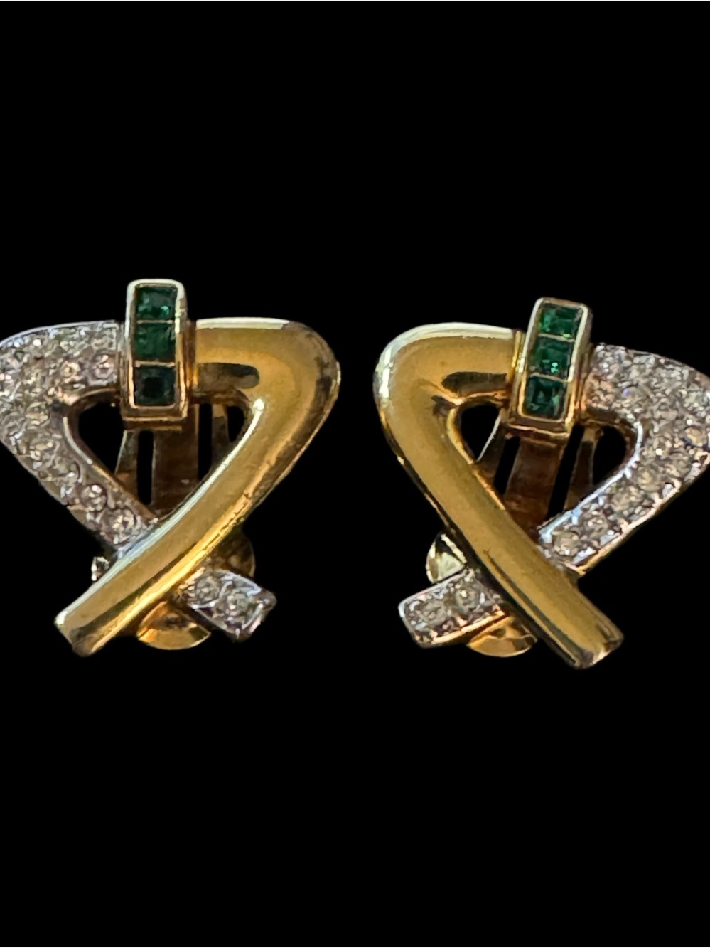 ✨Elegant Gold Tone Ribbon Clip Earrings with Green and Crystal Stones